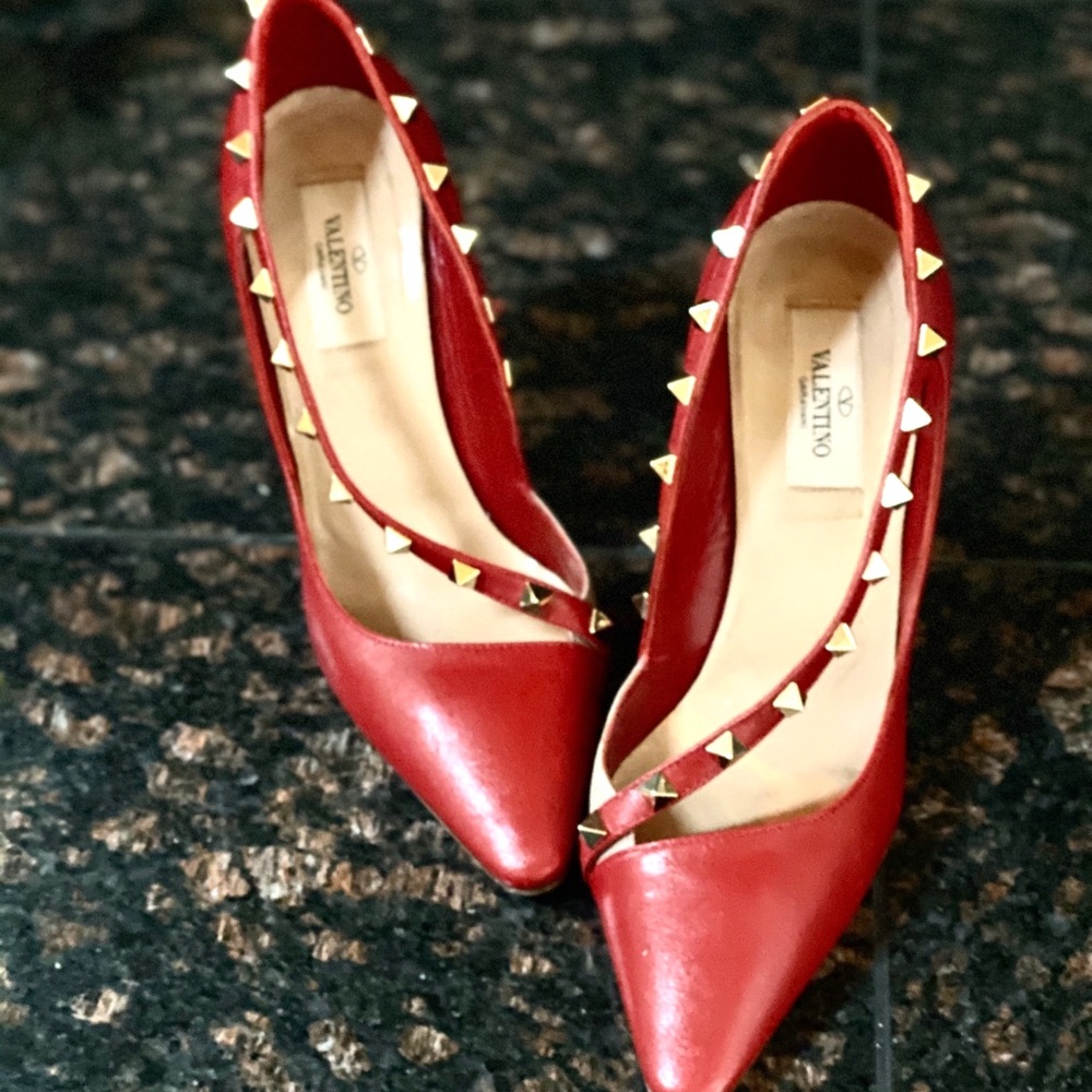 Valentino Rockstud D’orsay Pump